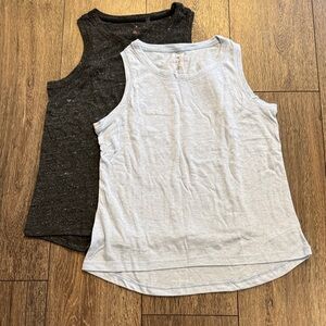 Set of Two Sleeveless Tank Tops in Black and light blue medium